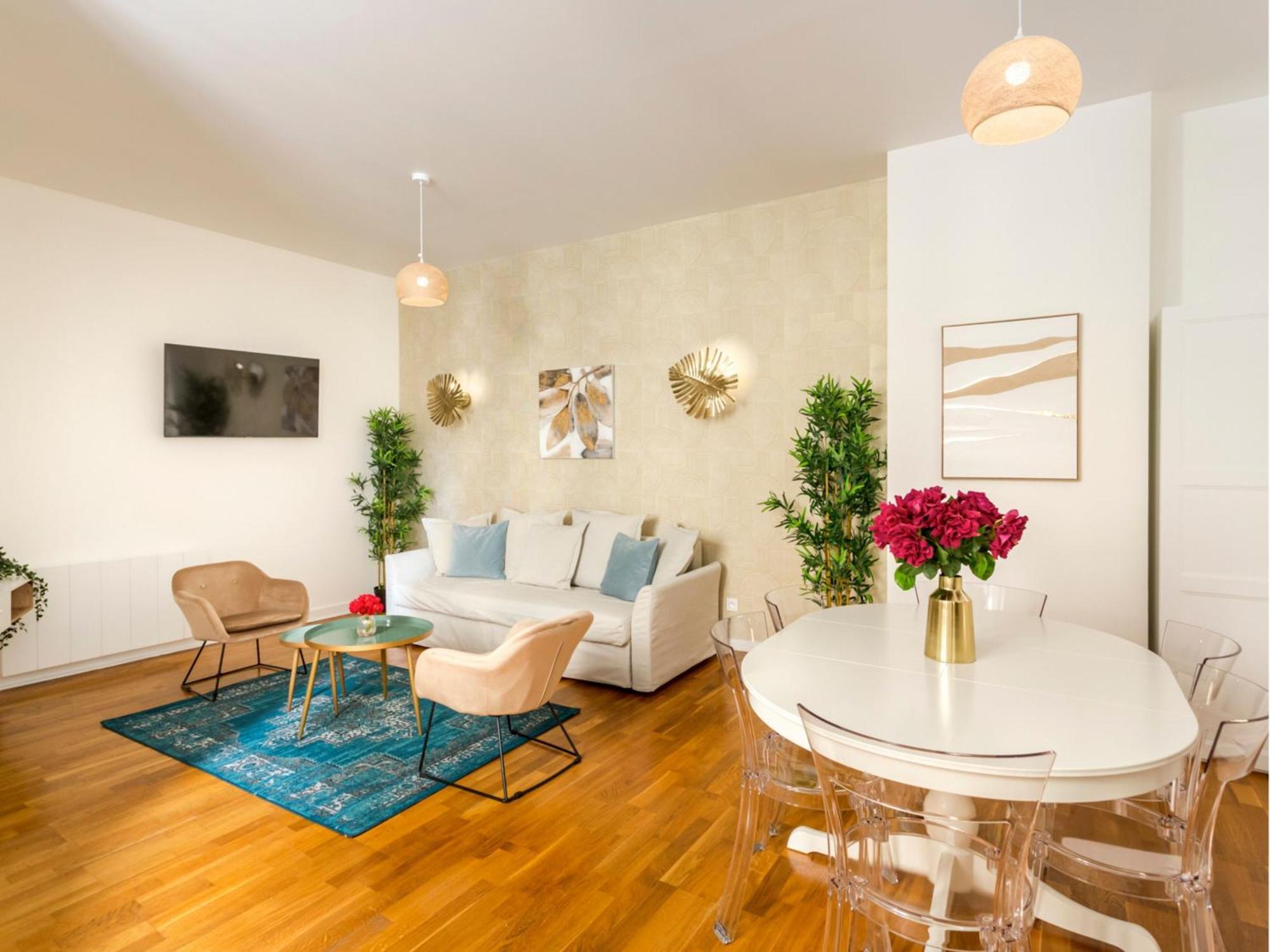 Cozy - Champs Elysees - Monceau * Parijs
